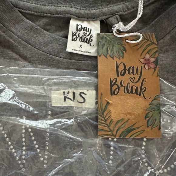 NWT, Women’s Day Break New York Pickleball T-Shirt, Size Small, Cuffed Sleeves - Picture 4 of 4